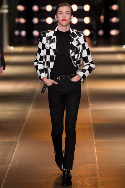 Look 23